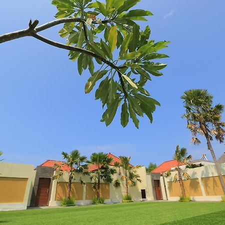 Putri Bali Villa Seminyak  Exterior photo