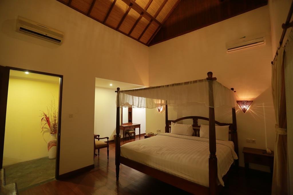 Putri Bali Villa Seminyak  Exterior photo