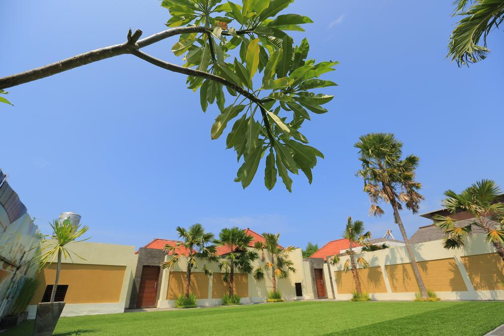Putri Bali Villa Seminyak  Exterior photo