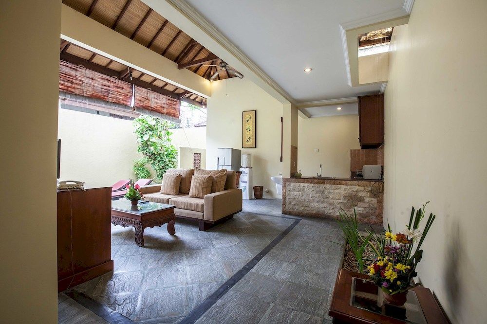 Putri Bali Villa Seminyak  Exterior photo